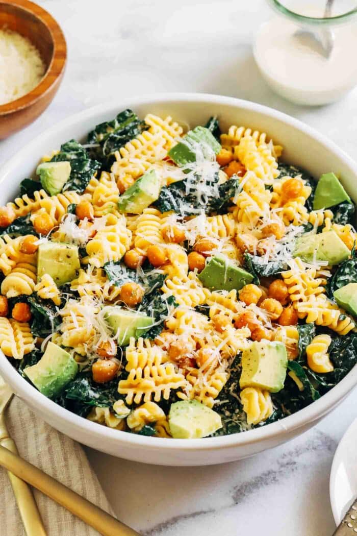 Kale Caesar Pasta Salad- made with a vegan tahini caesar dressing, this pasta salad is perfect for when you're craving a heartier version of a caesar salad! 